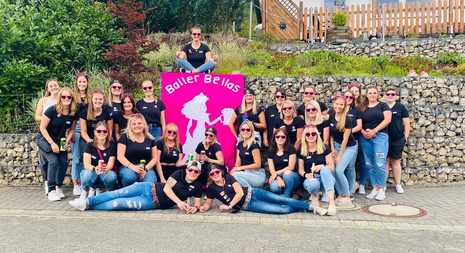 Die BallerBellas sind eine große und feierfreudige Truppe. von privat