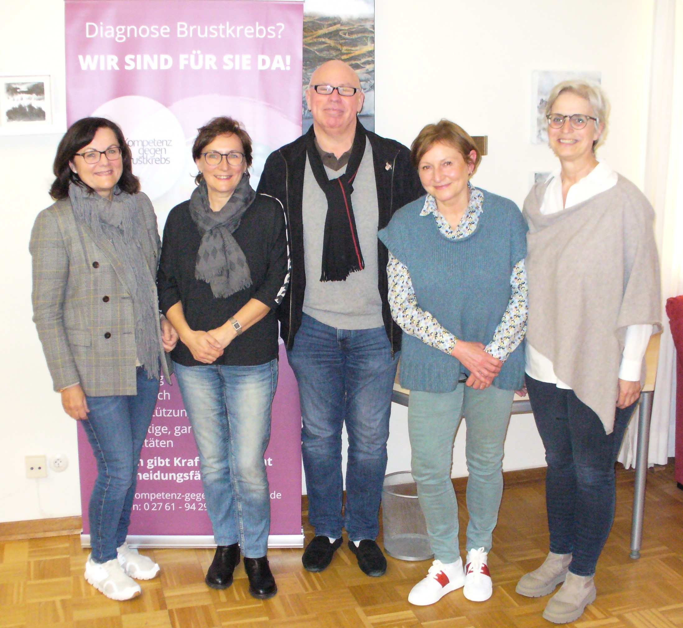 Von links: Dr. Susanne Kost (1. Vorsitzende), Katharina Massong, Dr. med. Jürgen Schwickerath, Ursula Kalinowsk-Krumm und Katharina Schulte aus dem Vorstand. von privat