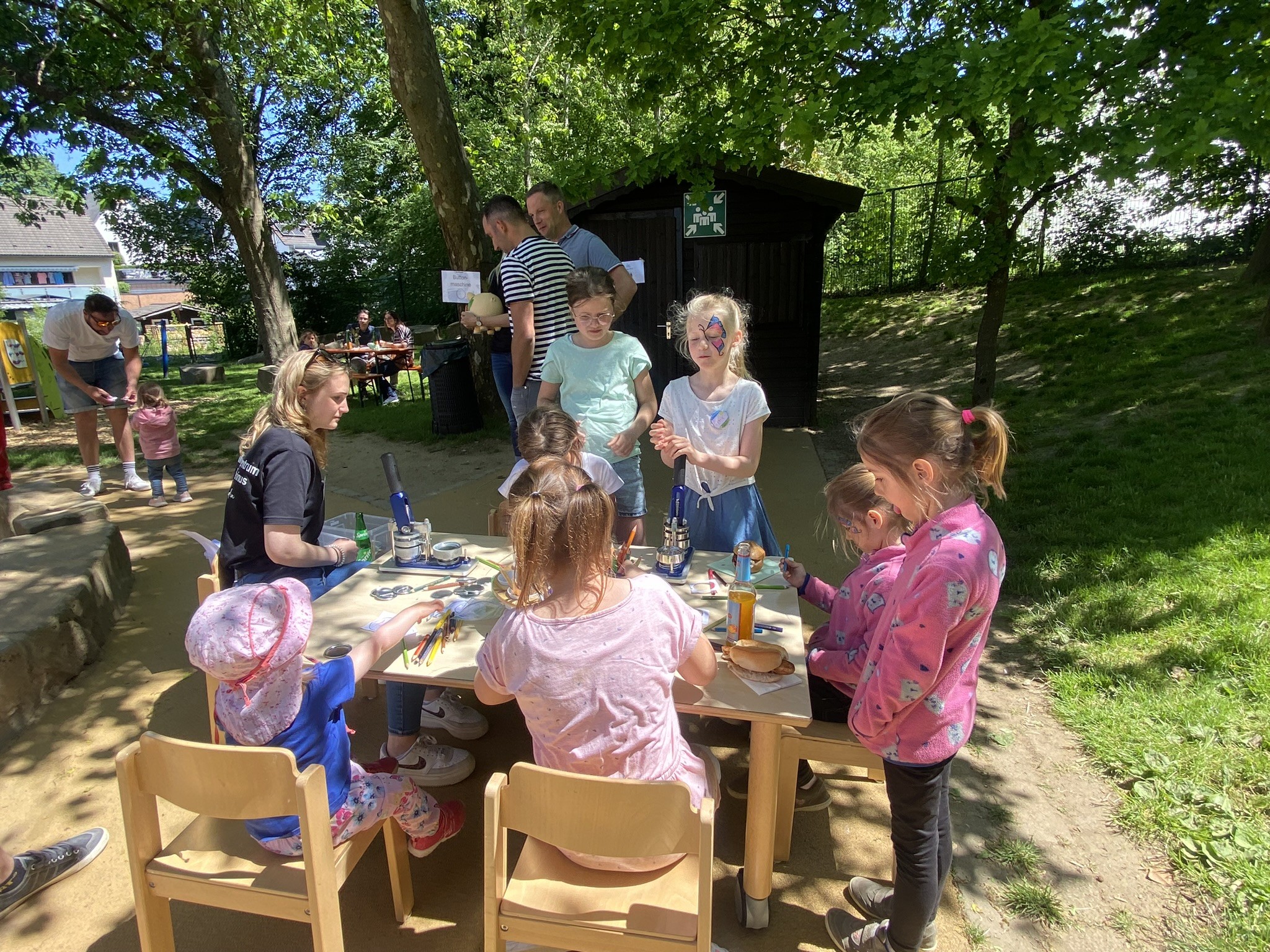 Bei strahlendem Sonnenschein feierte das Familienzentrum St. Severinus Wenden ein großes Kindergartenfest. von privat