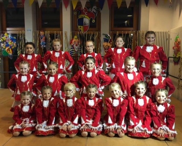 Die Rhoder Fünkchen zählen zu den zahlreichen aktiven Tänzerinnen. von privat