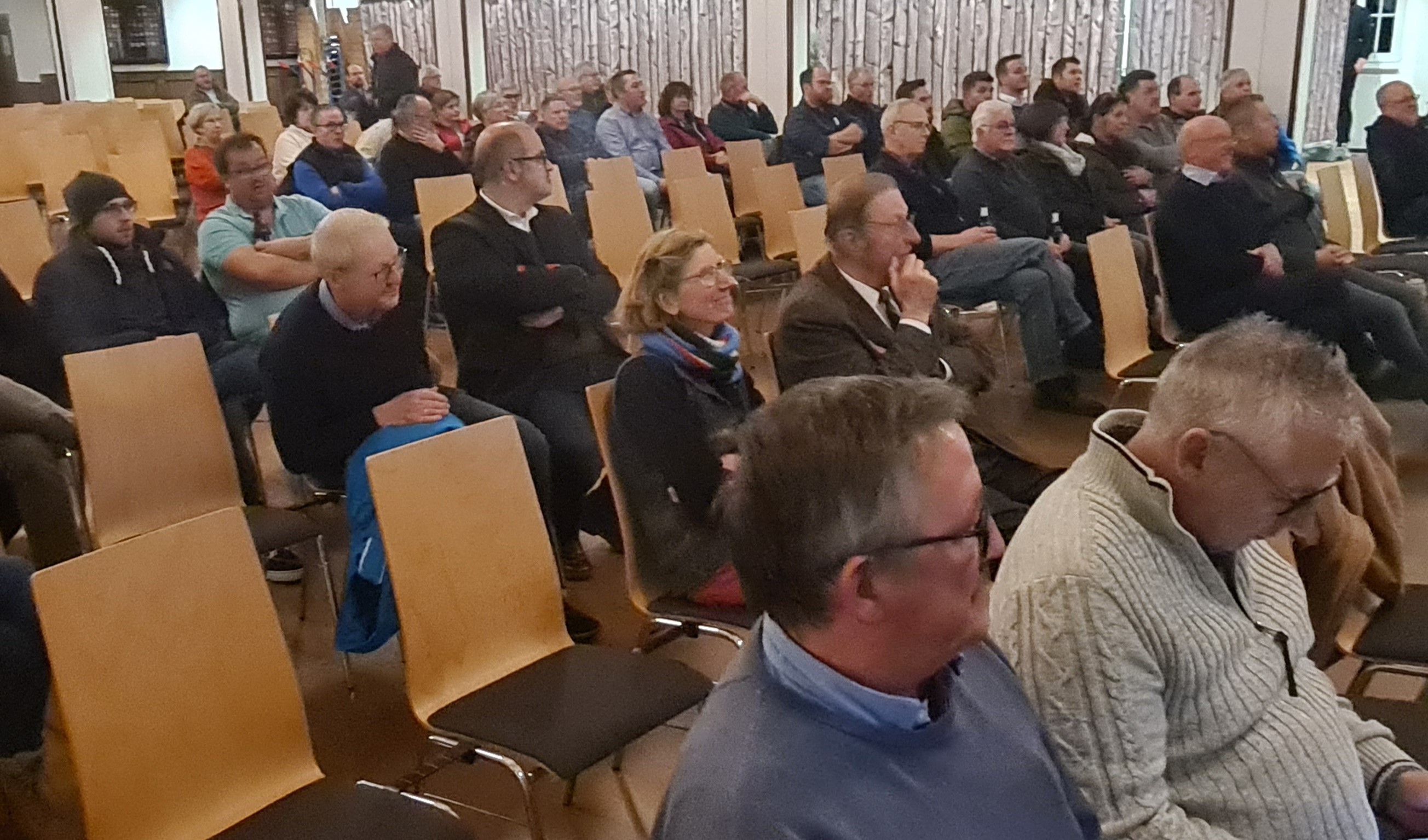 Die etwa 80 Bürger hatten nur wenige Fragen. von Nicole Voss