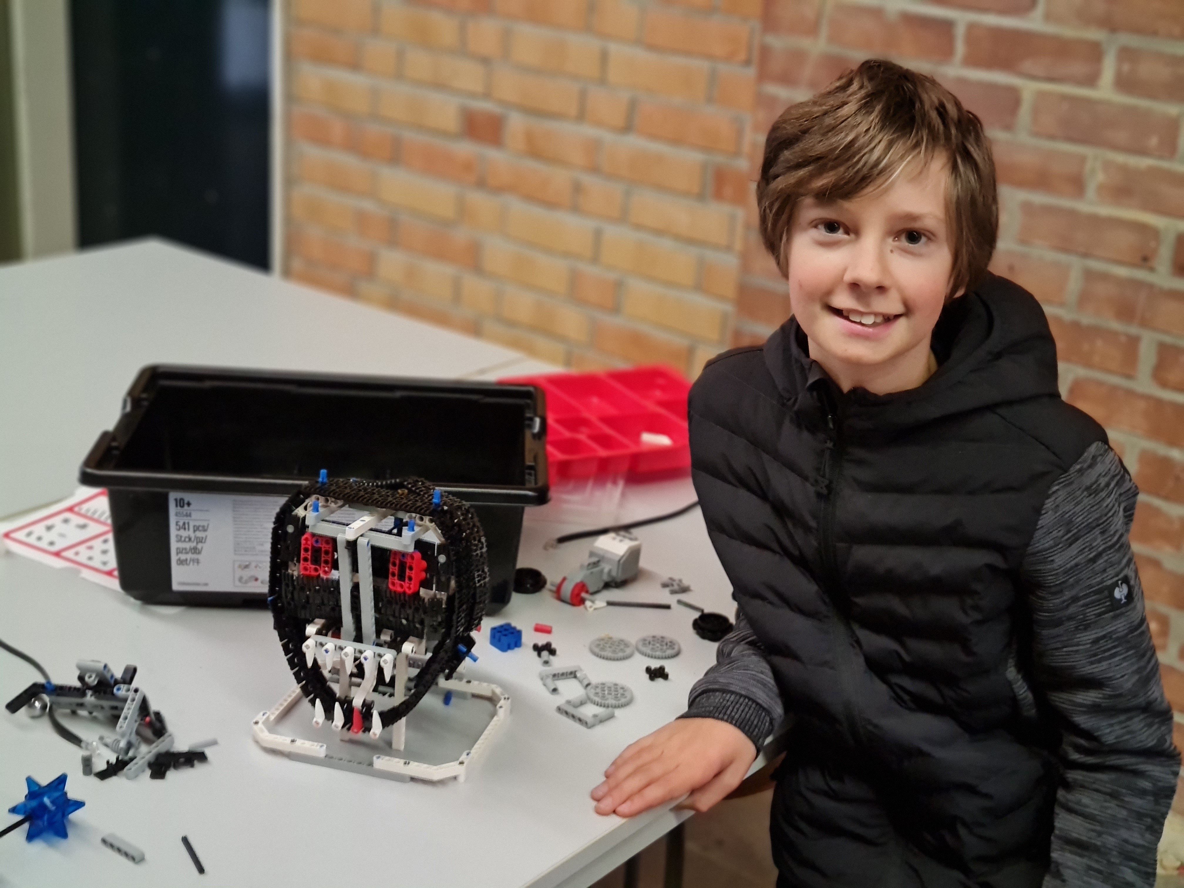 Ben Demelius aus der 7a ist mit Freude bei der Roboter-AG 2.0 dabei. von privat