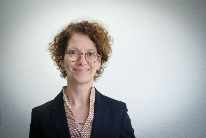 IHK-Geschäftsführerin Sabine Bechheim blickt den IHK-Ausbildungsmessen freudig entgegen. von IHK