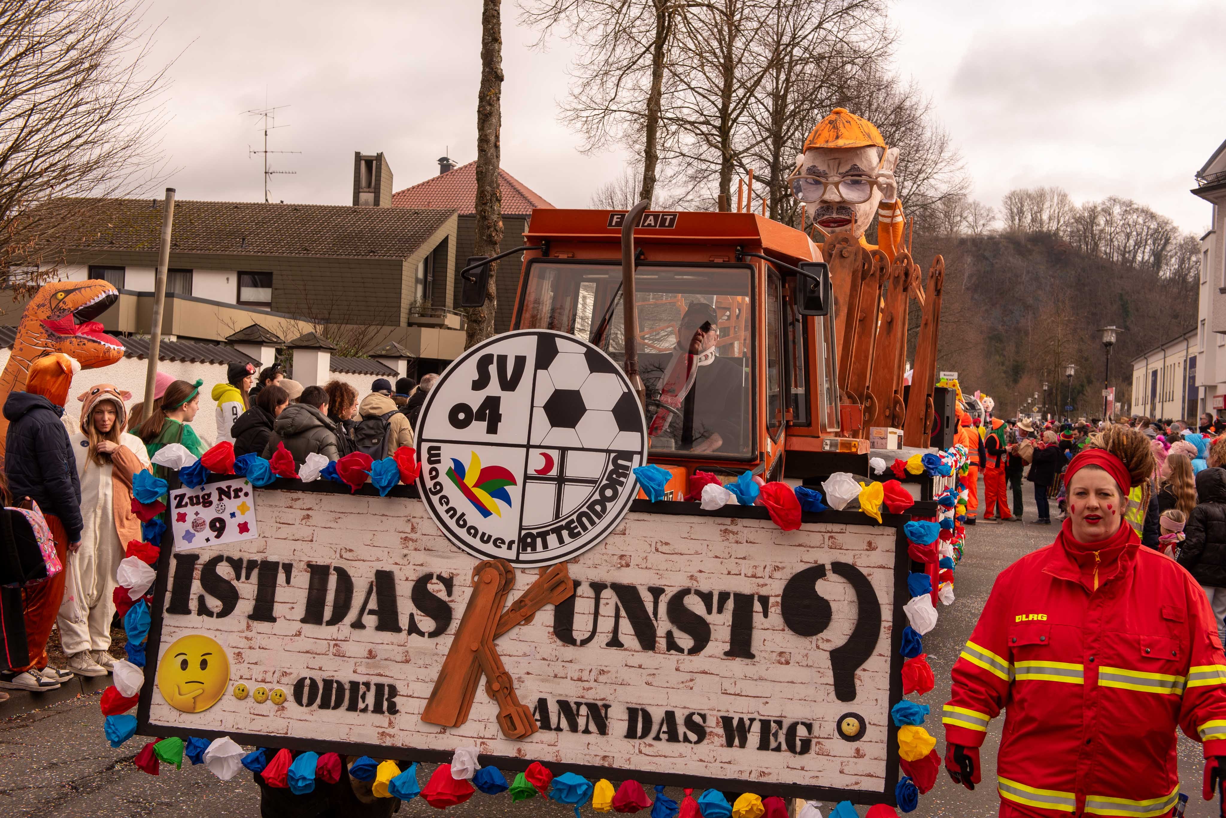 Der Karnevalswagen des SV 04 Attendorn. von Nils Dinkel