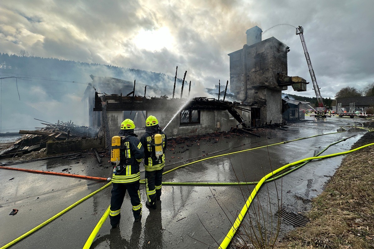 Industriebrand in Fehrenbracht. von Feuerwehr Finnentrop