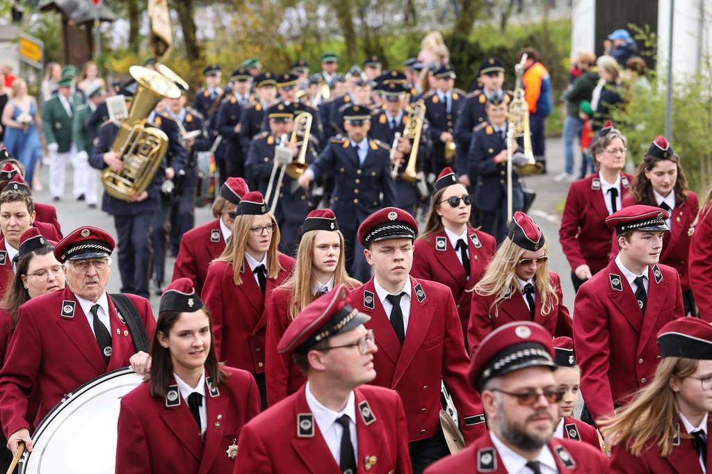 Der Tambourcorps Ottfingen und der Musikverein Gerlingen sorgen für musikalische Unterhaltung während des Elber Schützenfestes. von privat