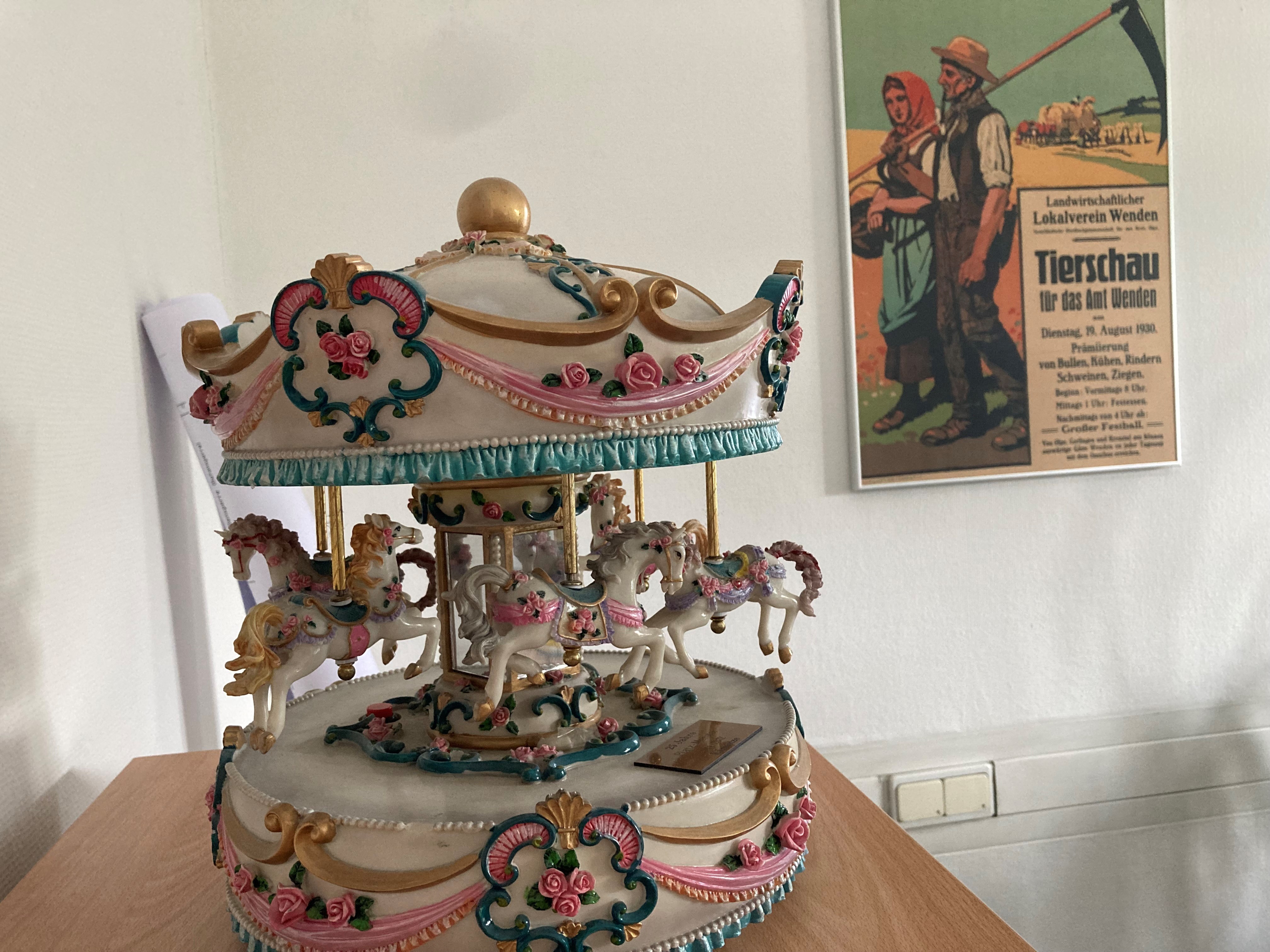 Im „Kirmes-Büro“ des Wendener Rathauses ist das größte Volksfest Südwestfalens das ganze Jahr über ein Thema. von Lorena Klein