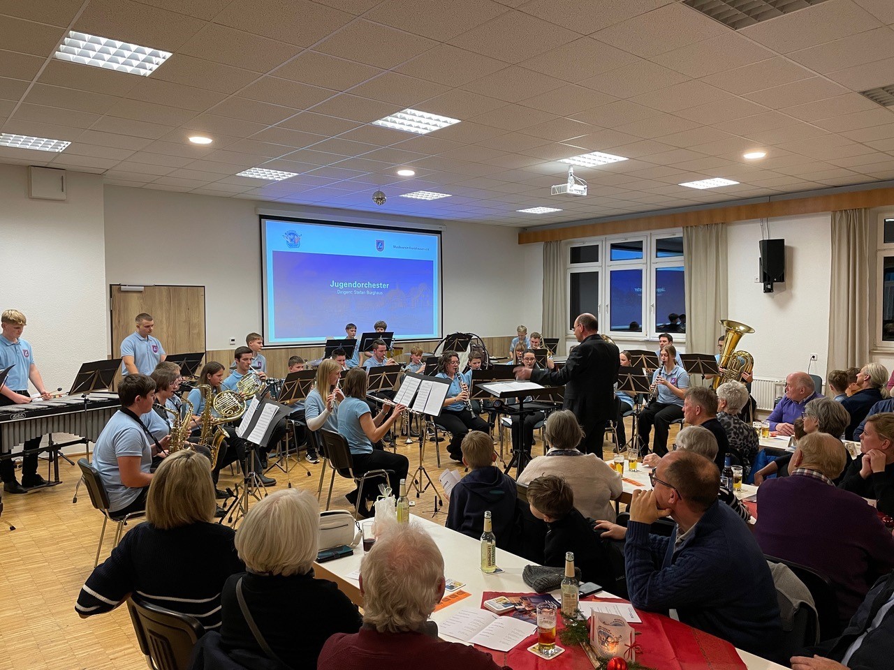 Volle Halle beim Adventskonzert in Frenkhausen. von privat