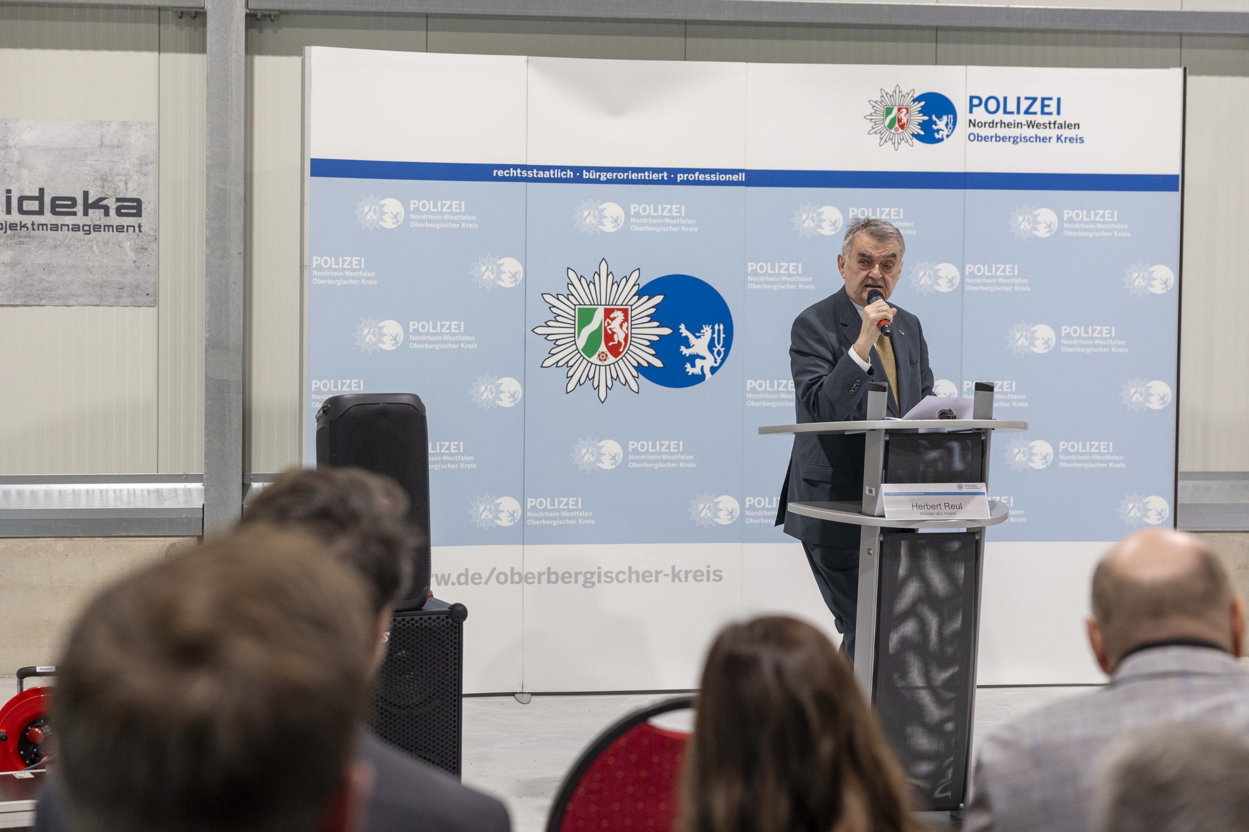 Herbert Reul erklärte als Innenminister des Landes NRW, wie wichtig es sei, in Technik und Infrastruktur sowie Fort- und Weiterbildung zu investieren, wenn es um die gute Arbeit der Polizei ginge. von Kai Osthoff