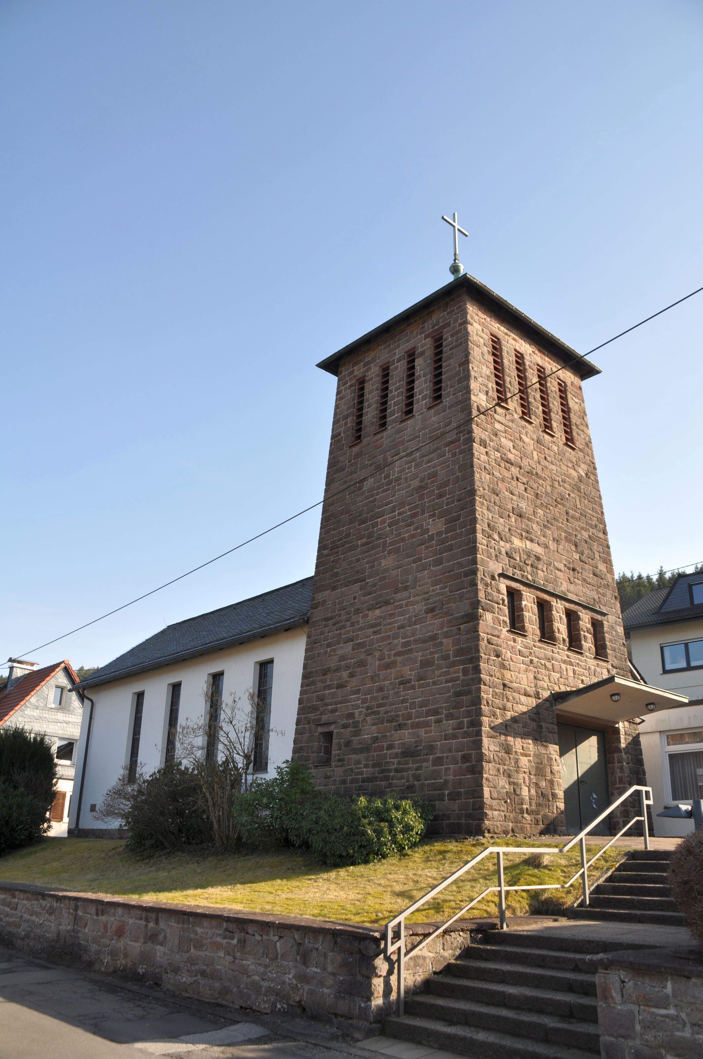 Auch in der Emmaus-Kirche in Würdinghausen finden bald keine Gottesdienste mehr statt. von Karl-Hermann Ernst