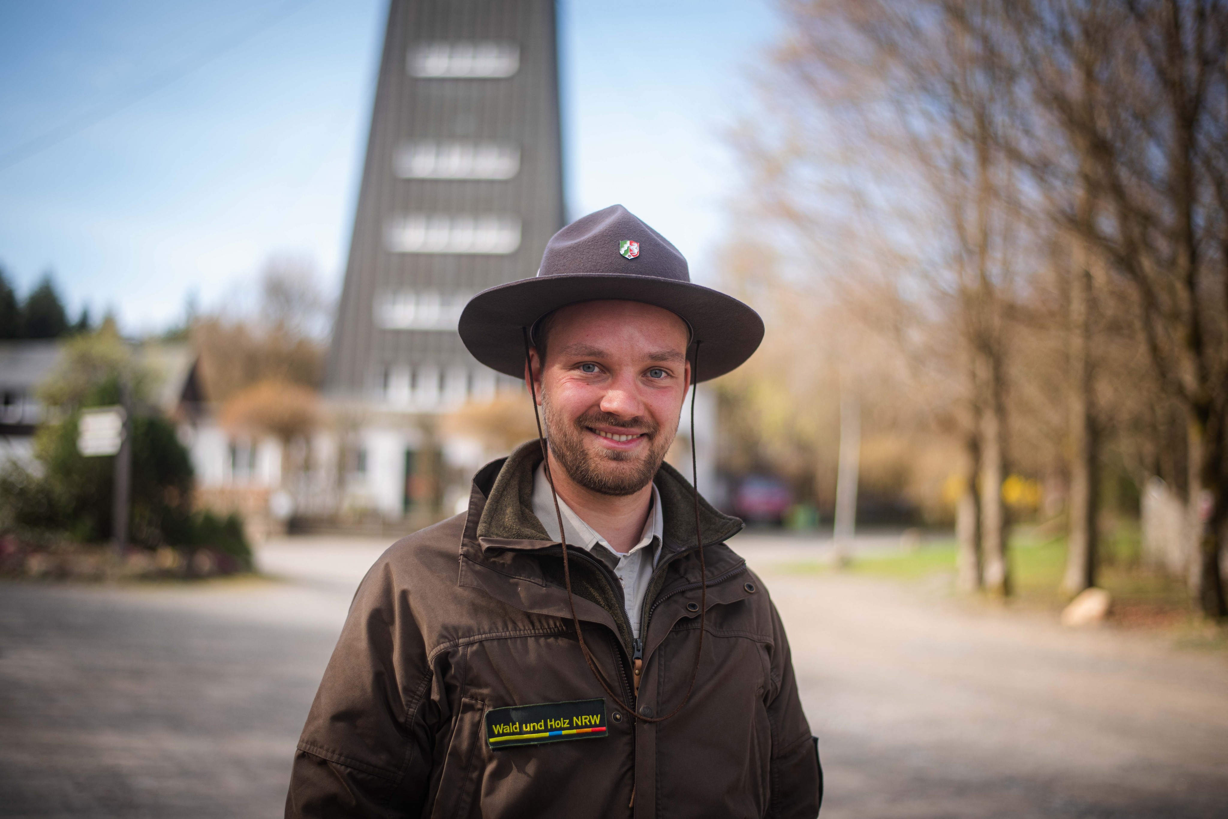 Sein Einsatzgebiet ist der mittlere Teil des Rothaarsteigs, der direkt am Rhein-Weser-Turm vorbeiführt, sowie ein Teil des Sauerland Höhenflugs. von Nils Dinkel