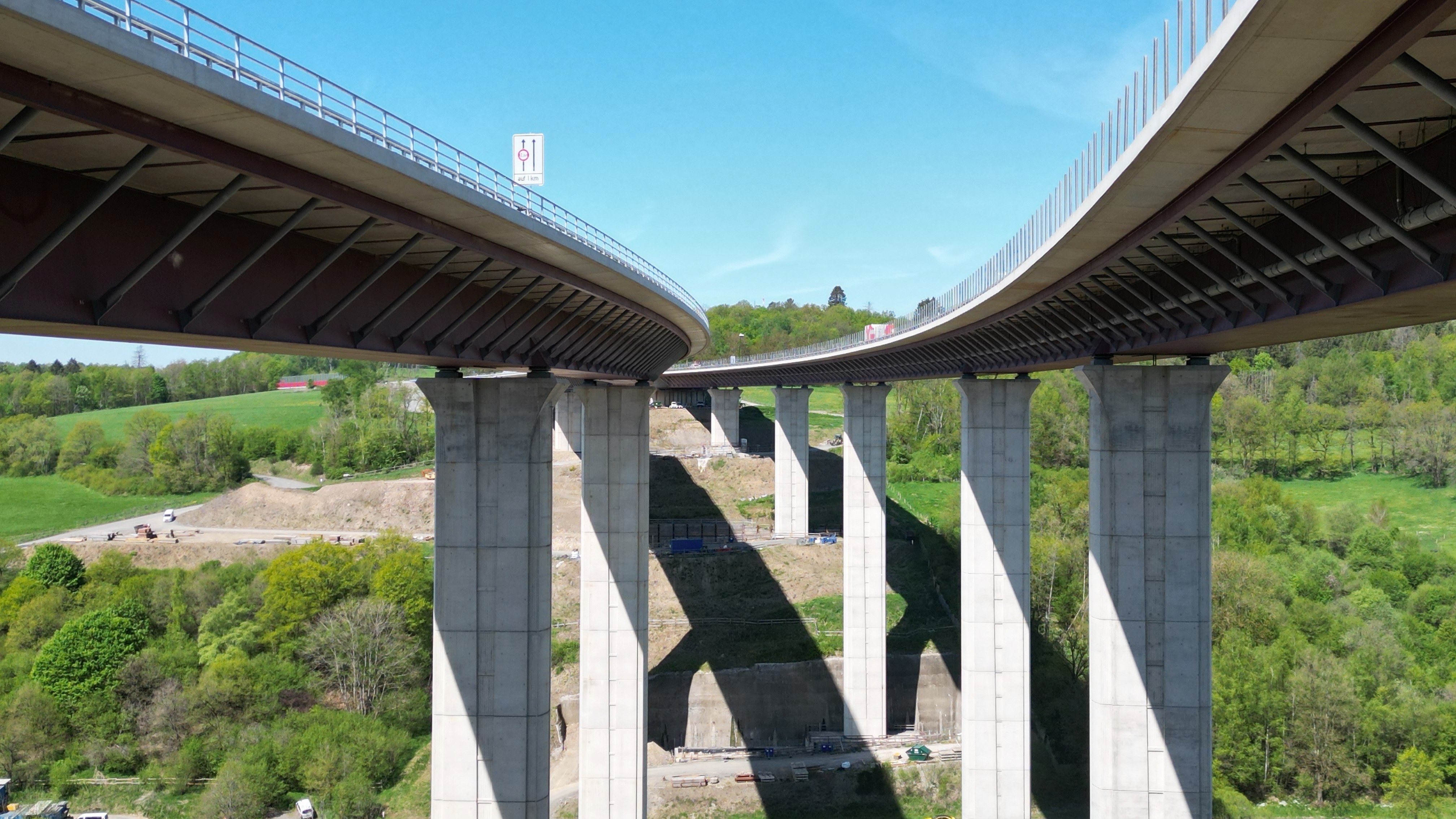 20,59 Meter rückt die Brücke nach Südwesten. Der Verschub dauert etwa 20 bis 30 Stunden. von Autobahn Westfalen