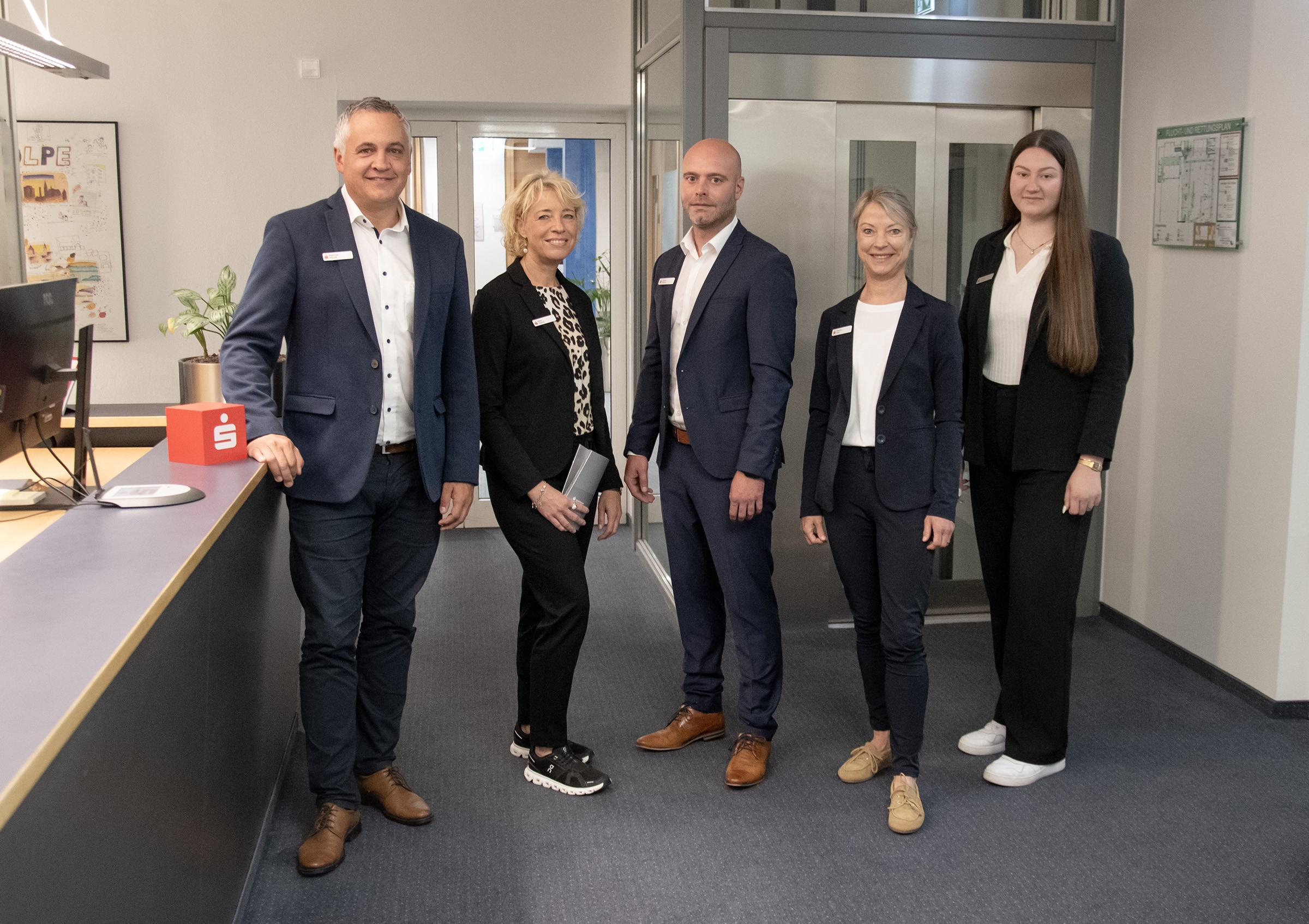 Um die ganzheitliche Beratung der privaten und gewerblichen Kundinnen und Kunden mit großem Vermögen kümmern sich verantwortungsvoll Matthias Würde im Team mit Claudia Stahl, Daniel Stettner, Verena Nies und Vanessa Islamaj als Assistenz. von Sparkasse