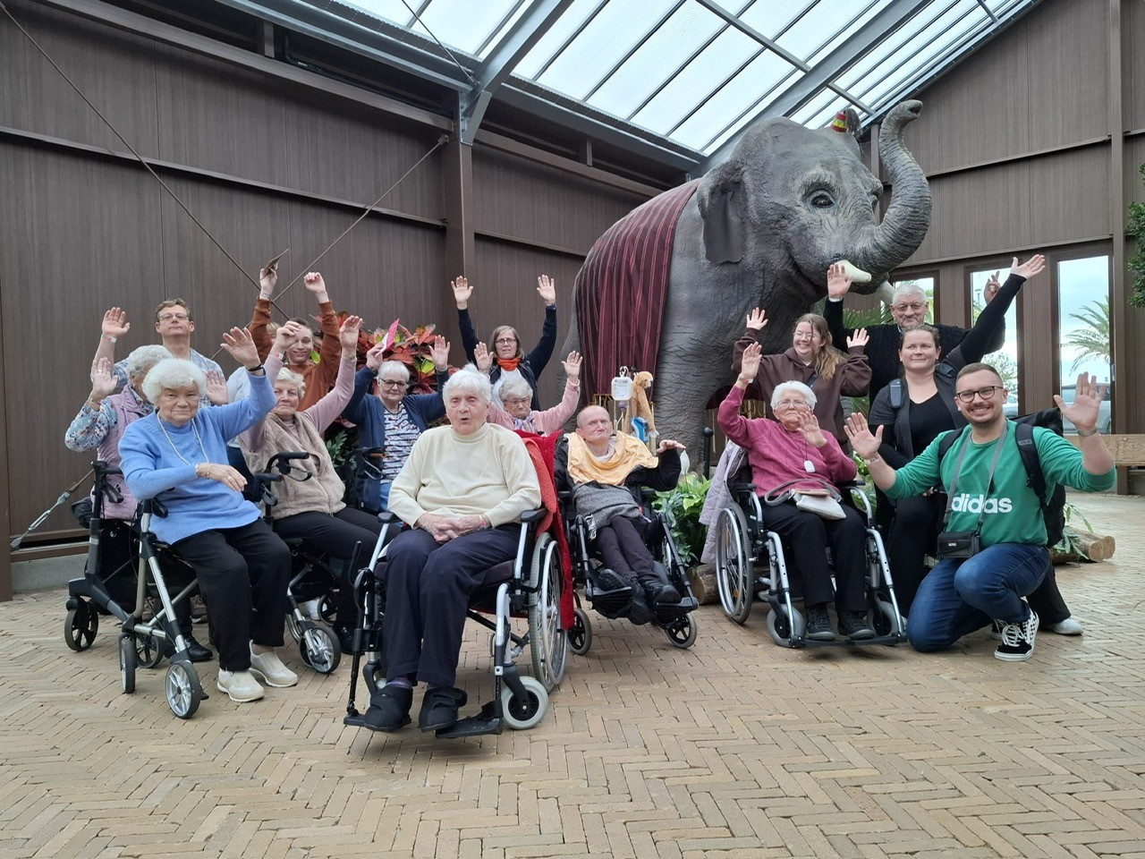 Gäste der GFO Tagespflege Maria-Theresia und Bewohner des Franziskaner-Hofs haben eine achttägige Auszeit in den Niederlanden gemacht. von privat