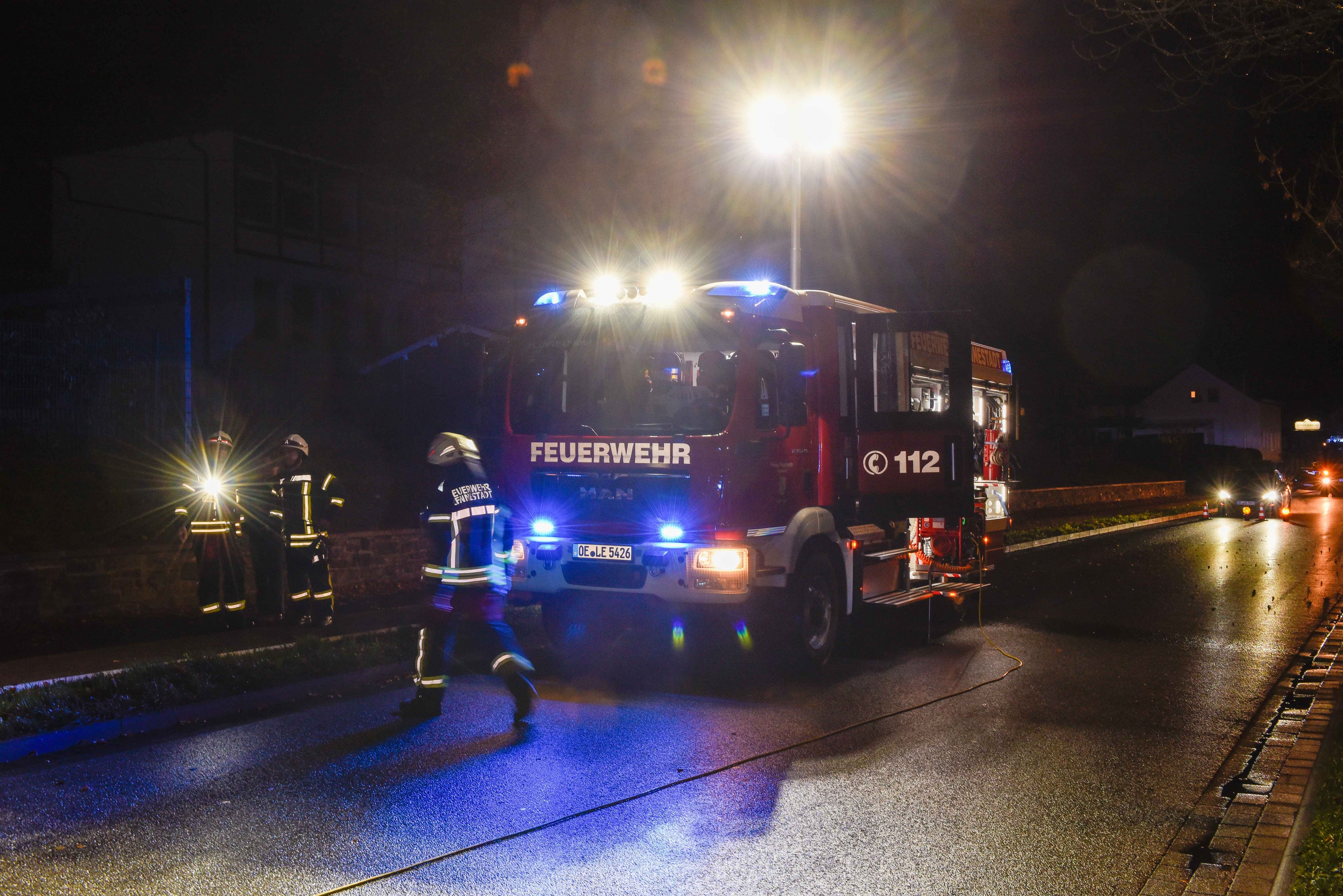 Ein Verkehrsunfall ereignete sich am Samstagabend, 15. November, auf der B 236 in Langenei. Die Straße war die ganze Nacht gesperrt. von Nils Dinkel