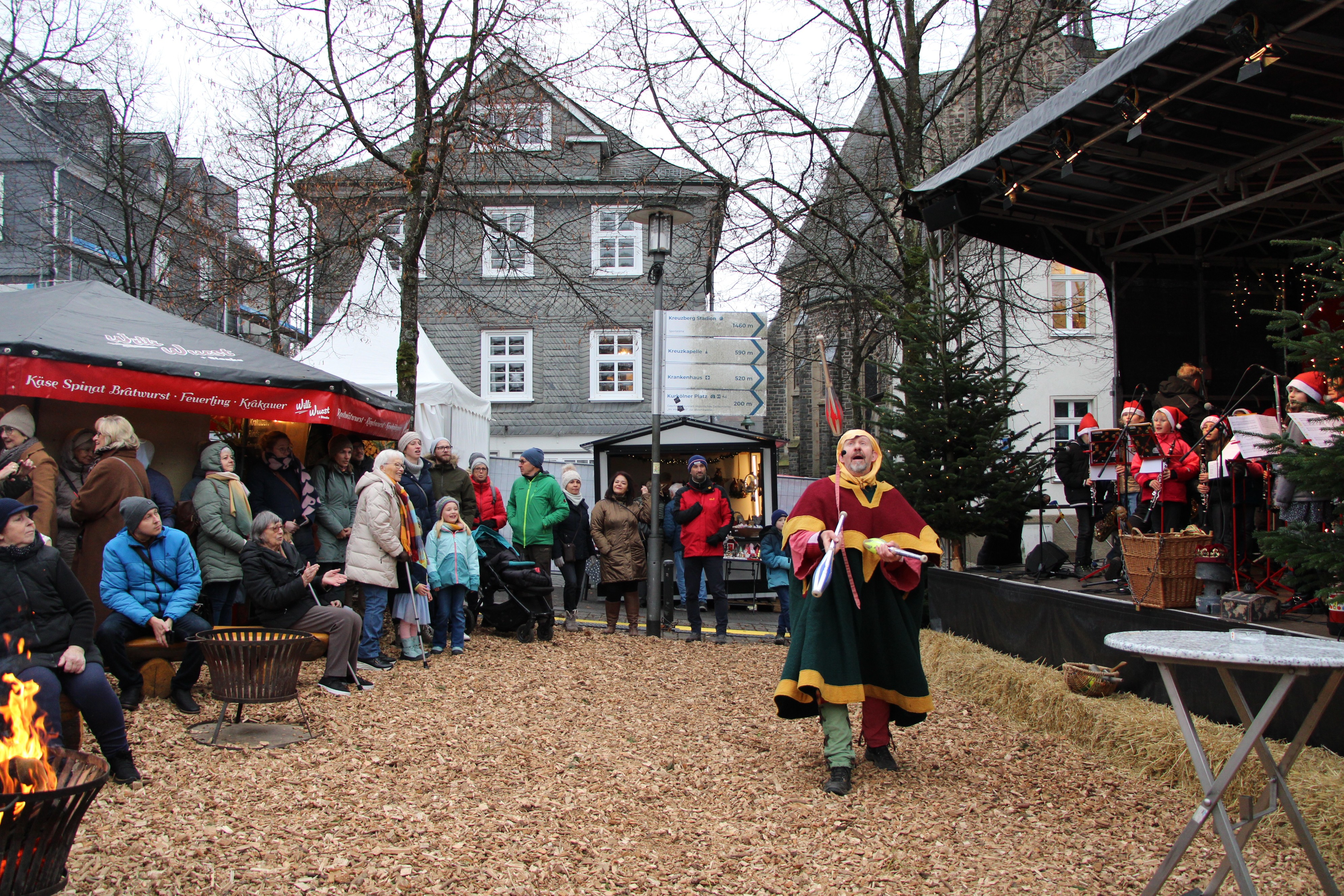 Der Sturz soll im Bereich der Bühne passiert sein. von Lorena Klein