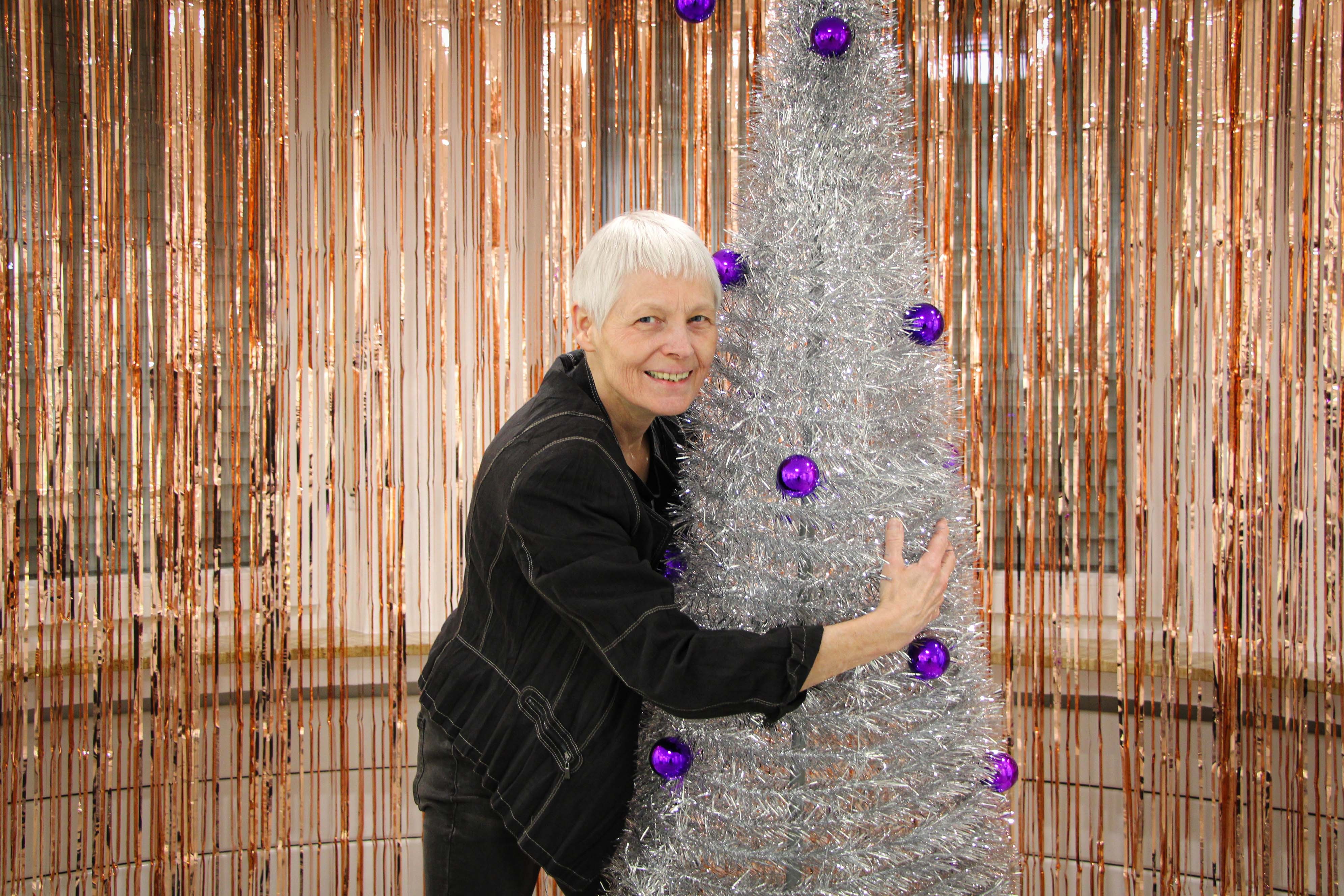 Judith Breuer hat sich den Traum vom eigenen Museum erfüllt. Momentan dreht sich hier alles um Lametta. von Lorena Klein
