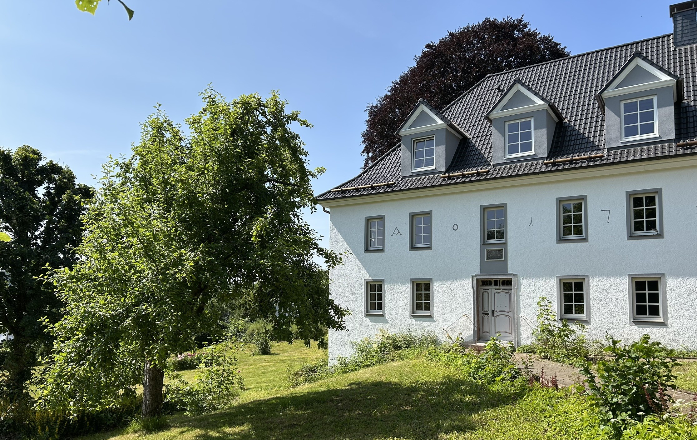 Im Alten Pastorat entstehen sechs moderne Wohnungen mit Wohnflächen zwischen 51 und 82 Quadratmetern. von privat