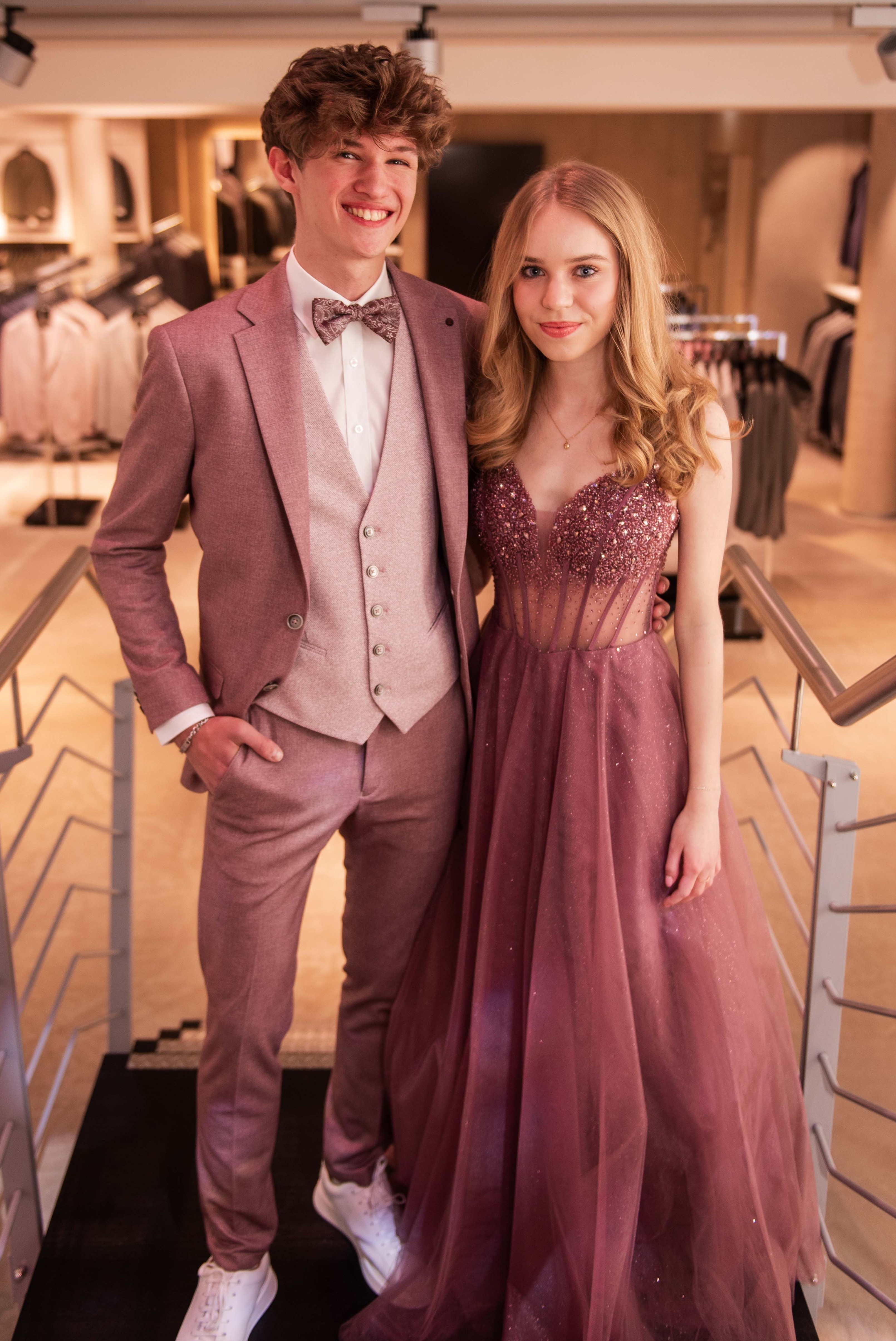 Abiball-Aktion 2026: Lara Henze und Martin Arens vom St.-Ursula-Gymnasium Attendorn. von Lorena Klein