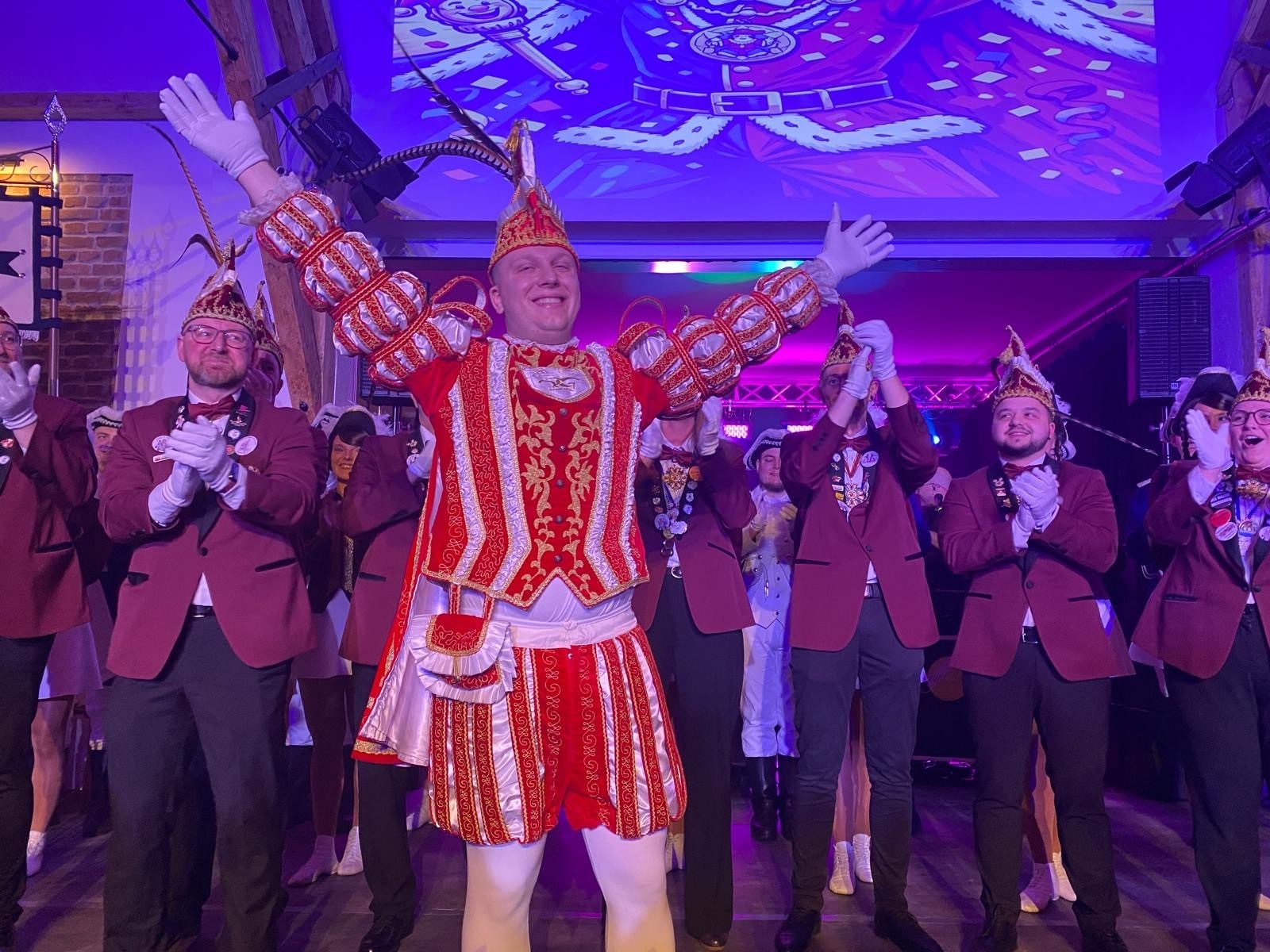 Ganz Ihnetal stand Kopf, als Prinz Marvin I. (Kollmann) mit seinen 23 Jahren zum jüngsten Prinzen proklamiert wurde. von Nicole Voss