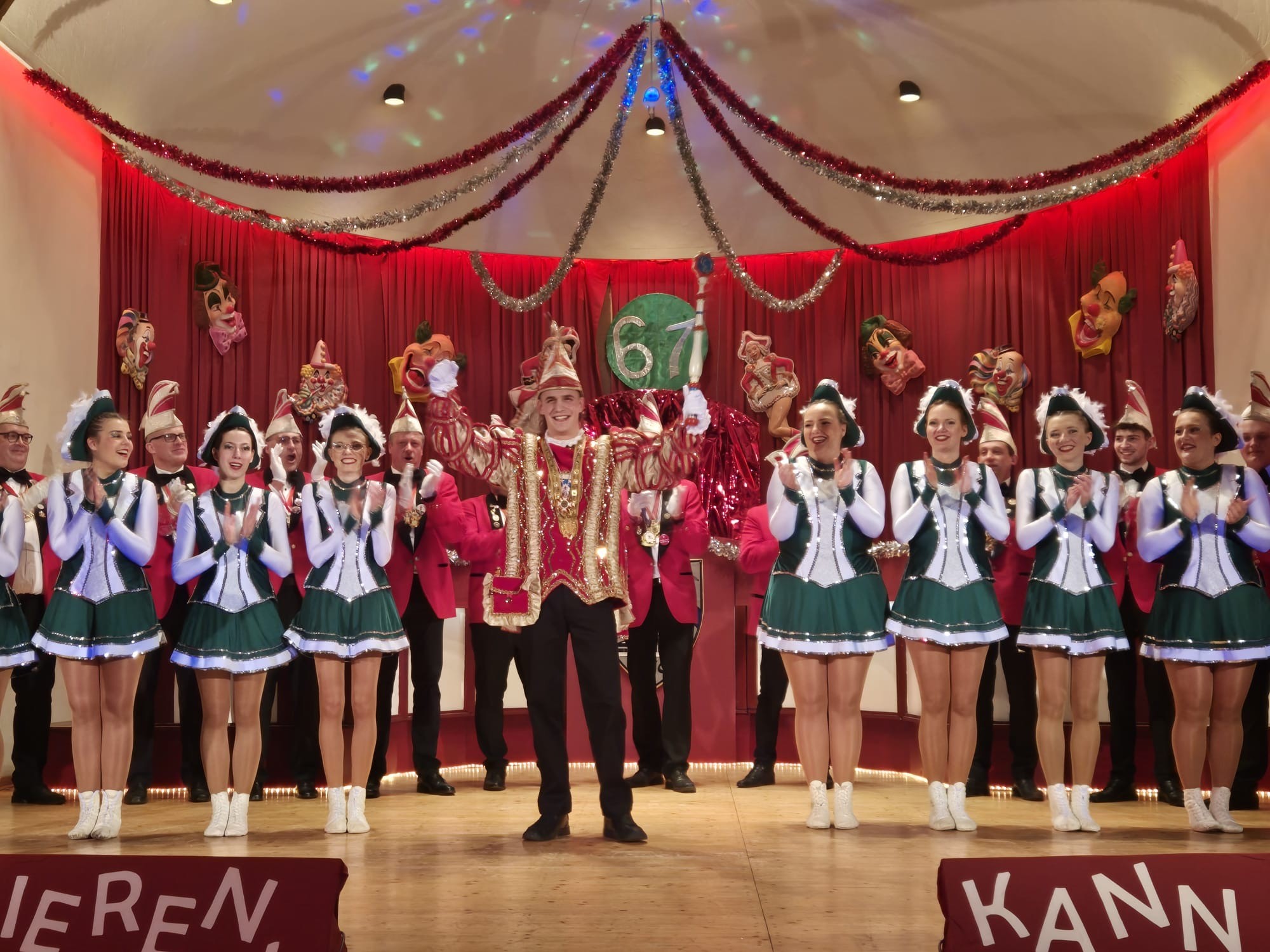 Prinz Johannes II. „Hüppel“ (Schulte) ist das neue Oberhaupt des Lenhauser Carnevals Clubs. von Nicole Voss