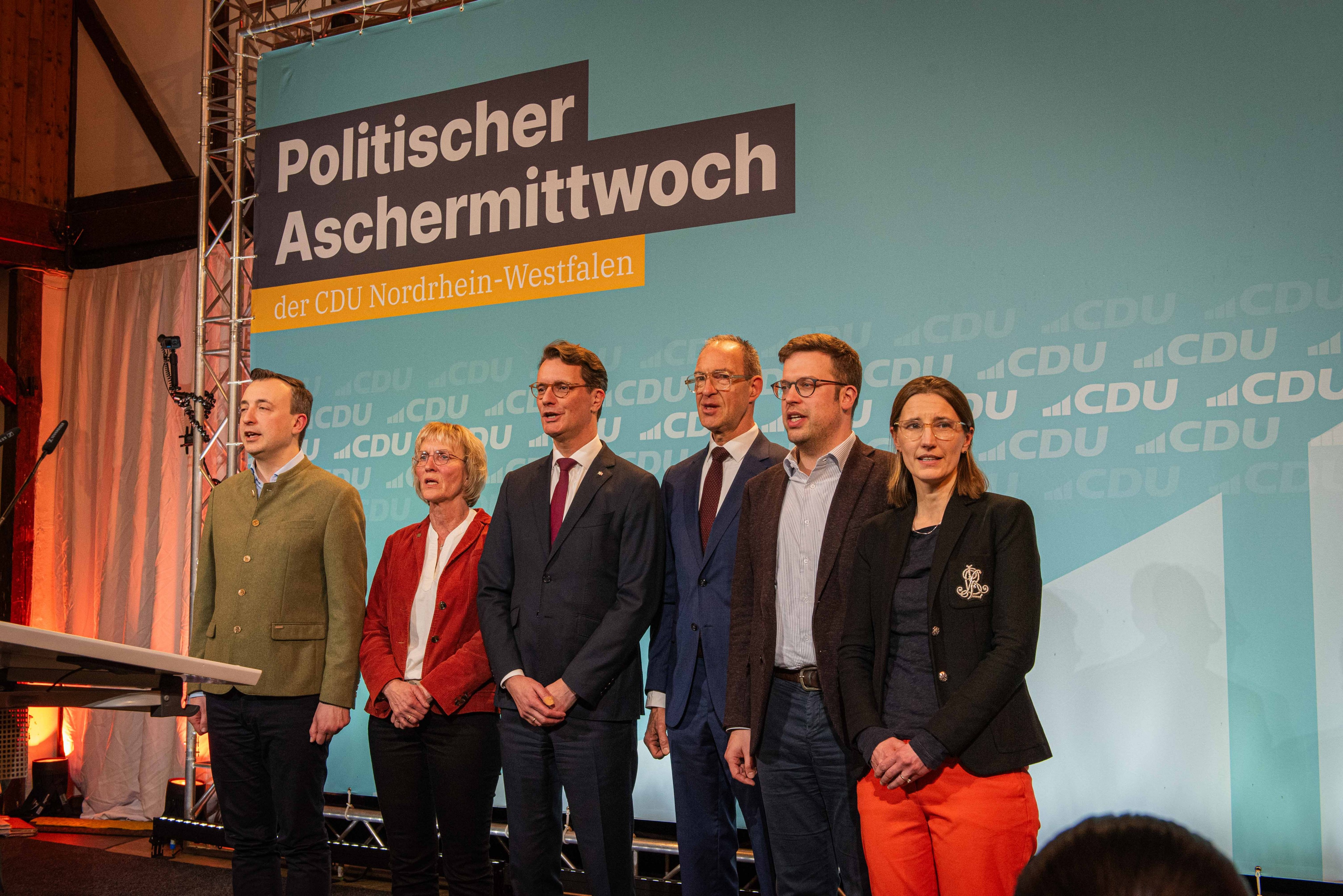 Seit 25 Jahren findet der Politische Aschermittwoch der NRW-CDU in Kirchveischede statt. von Nils Dinkel