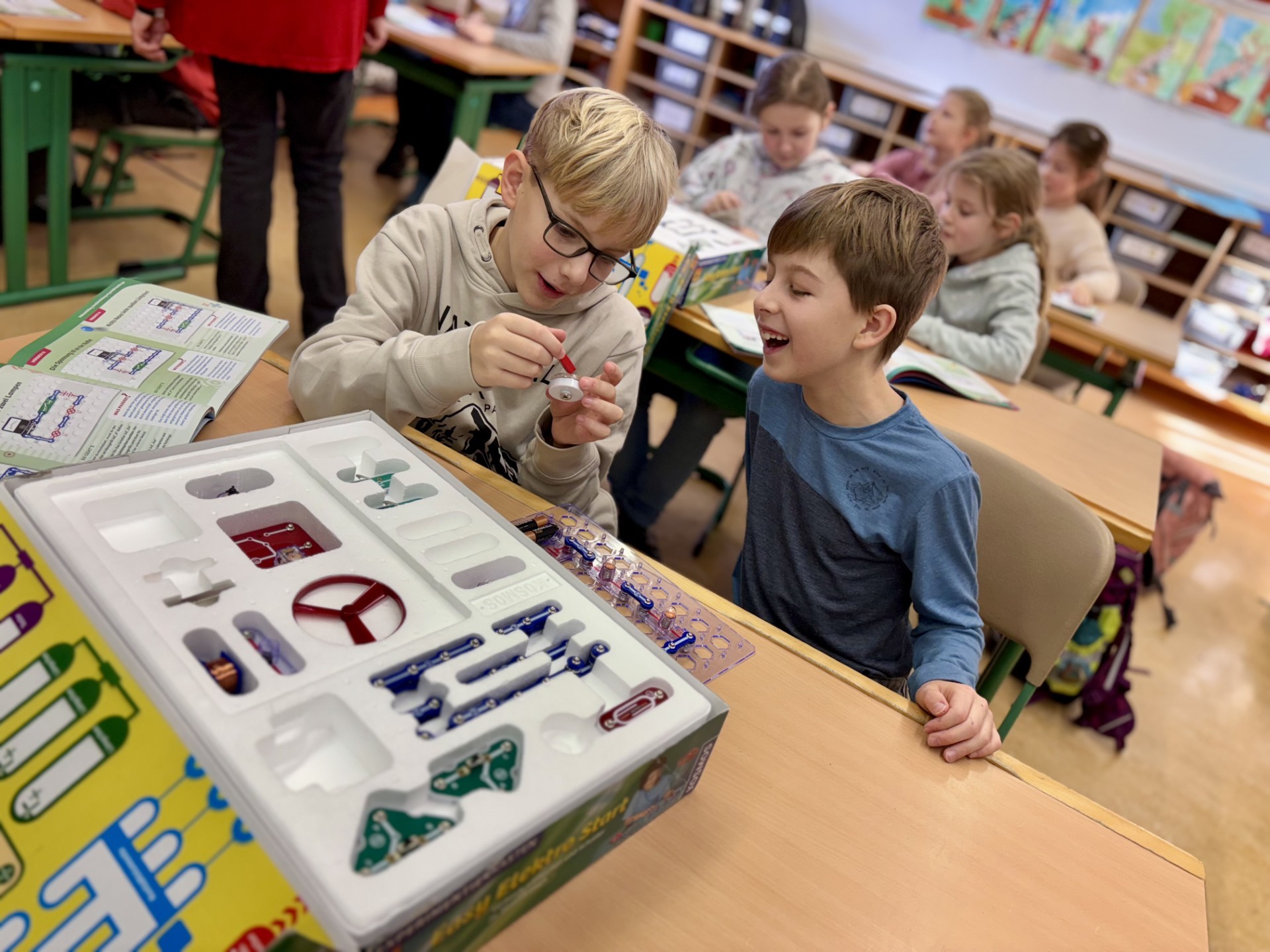 In der Grundschule Drolshagen wurden erstmals MINT-Kurse eingeführt, die von den Kindern mit Begeisterung angenommen wurden. von Grundschule Drolshagen