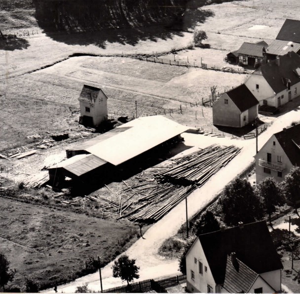 1866 begann Zimmerei und Hausbau Häner als klassische Zimmerei und hat sich bis heute über sechs Generationen zu einem modernen Holzbauunternehmen entwickelt. von privat