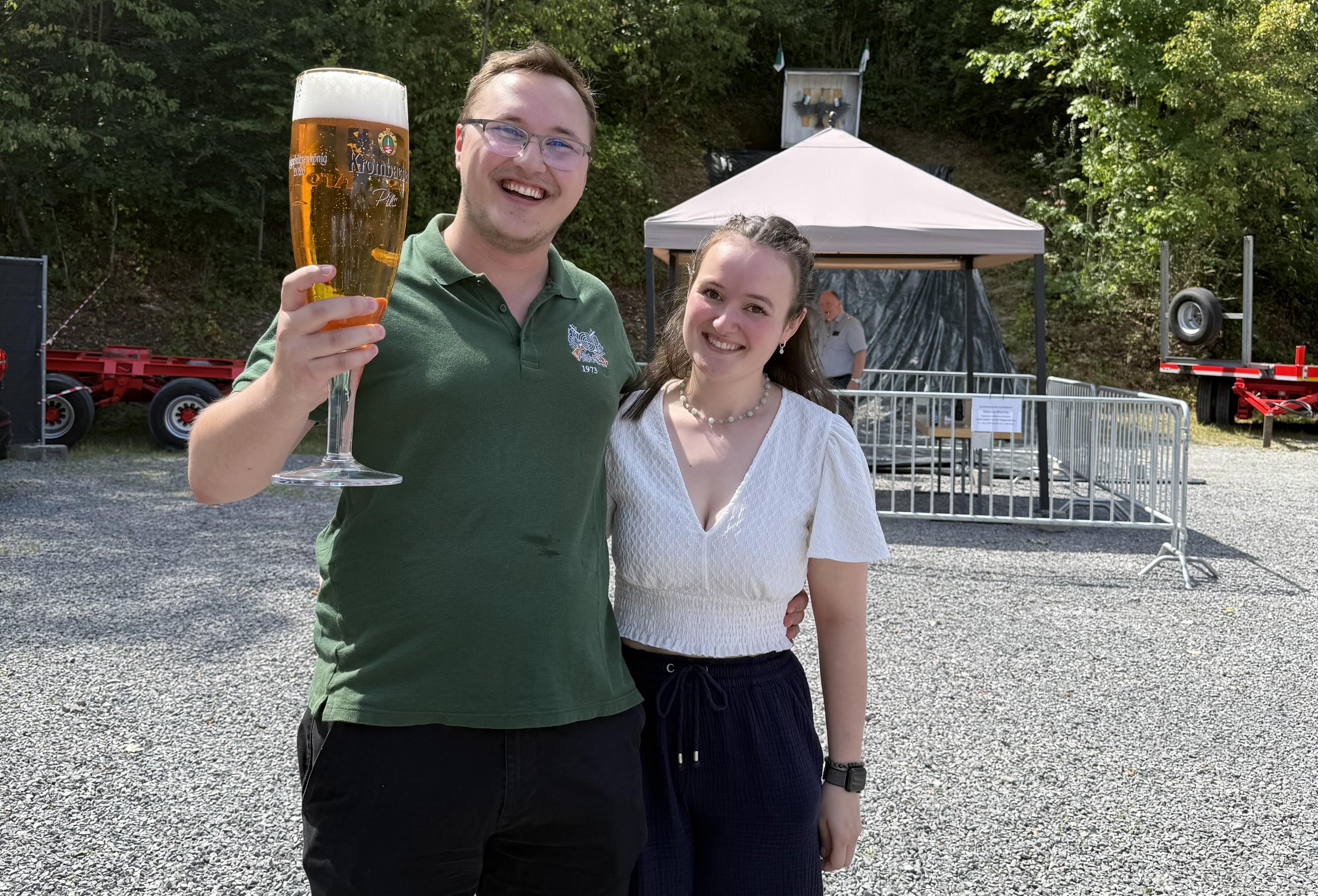 Regieren die Jungschützen in Kirchveischede: Jonathan Hardenacke  und Malena Graf von Catriona Rath