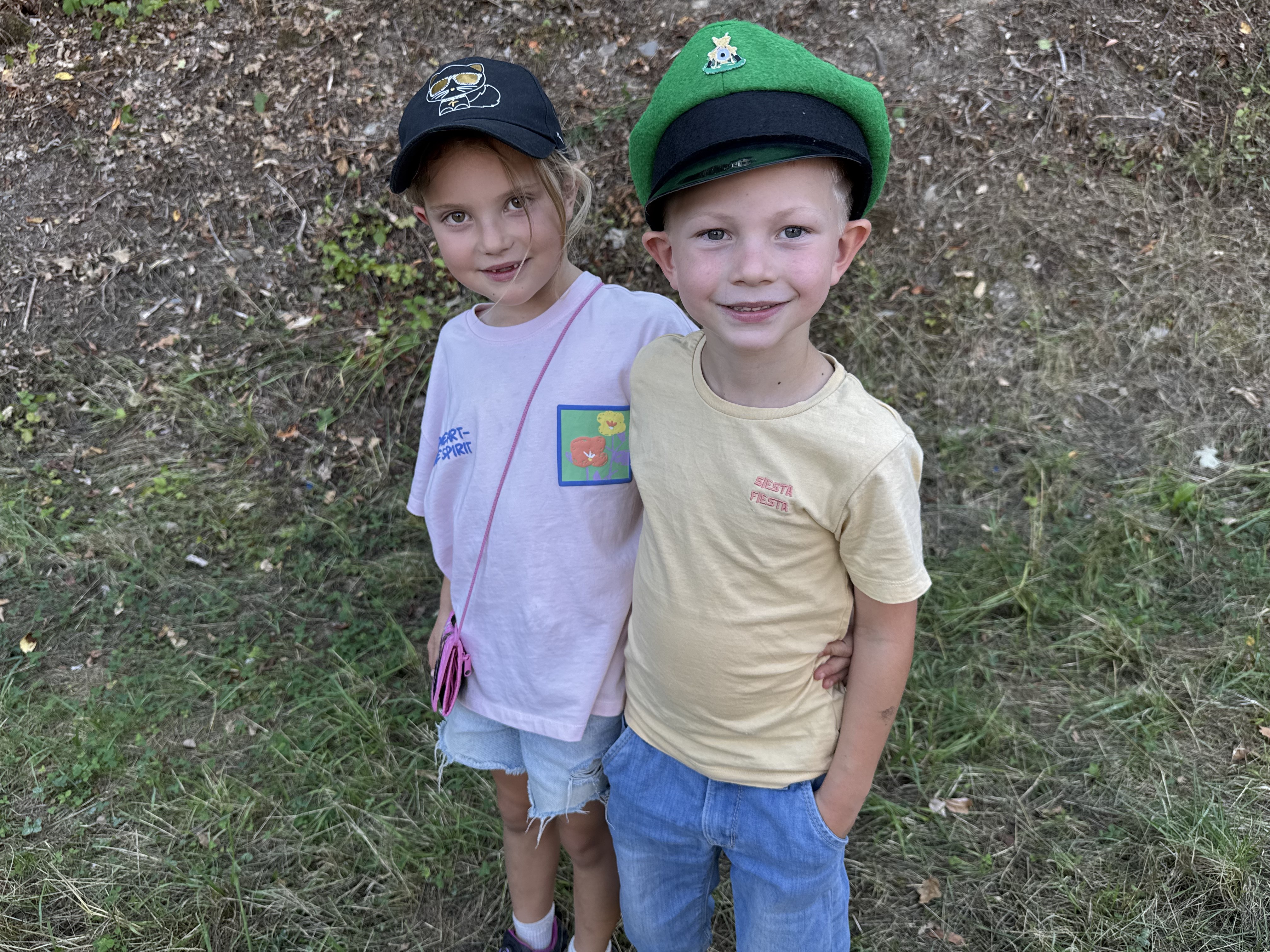 Karlo Dröge und Anni Pütter sind das neue Kinderkönigspaar in Kirchveischede. von Catriona Rath
