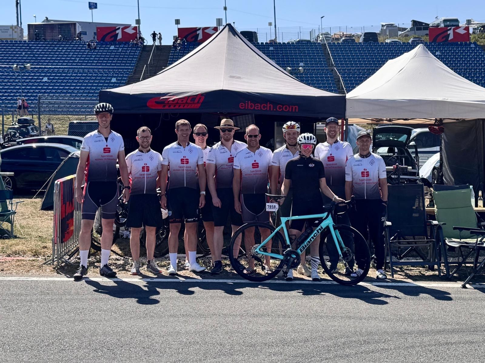 Noch schnell ein Gruppenfoto vor dem Start. von privat