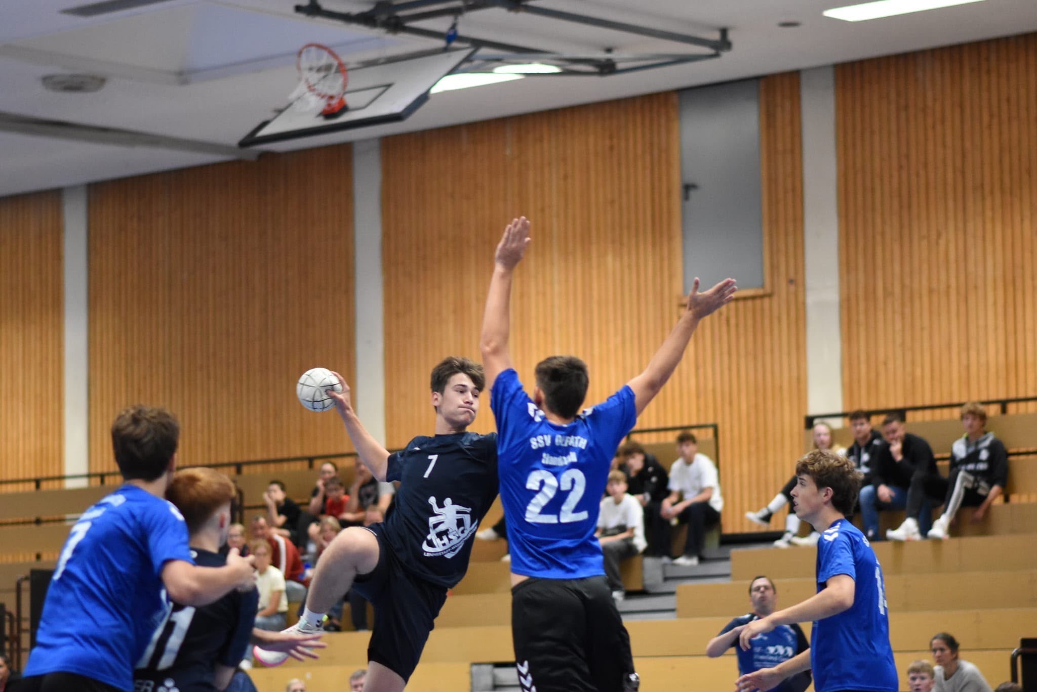 In der Partie der A-Jugend fielen insgesamt 82 Tore. Am Ende gegann der SSV Overath mit 39:43. von privat